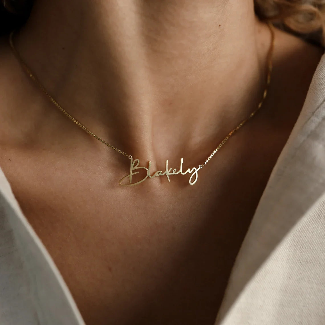 Sunlit Name Necklace with Box Chain