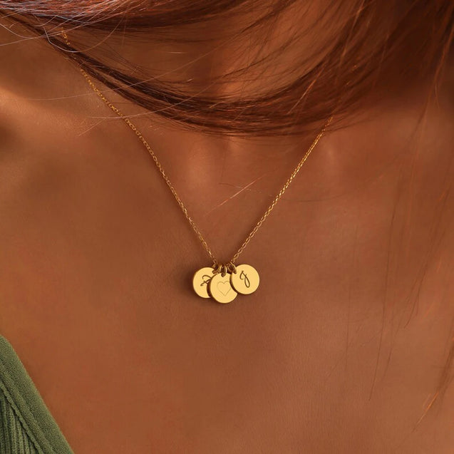 Engraved Family Circle Name Necklace for Mom