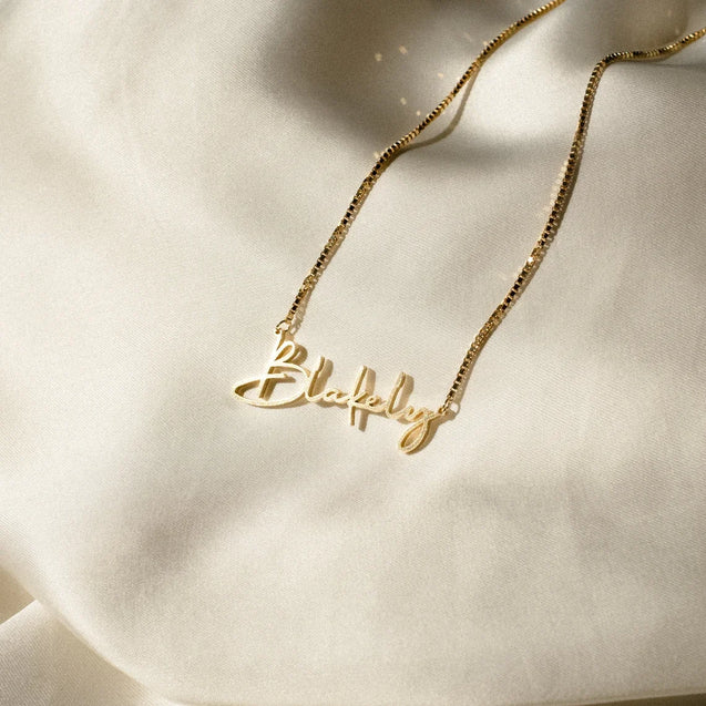 Sunlit Name Necklace with Box Chain