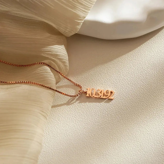 Vertical Custom Name Necklace for Women and Moms