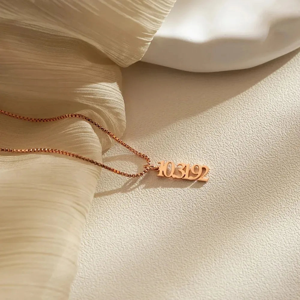 Vertical Custom Name Necklace for Women and Moms