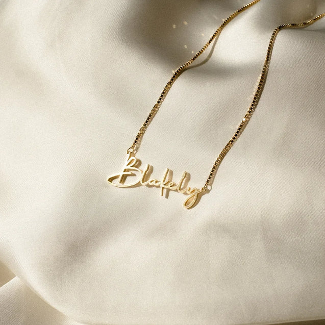 Sunlit Name Necklace with Box Chain